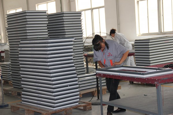 煙臺(tái)鋁合金門窗有限公司